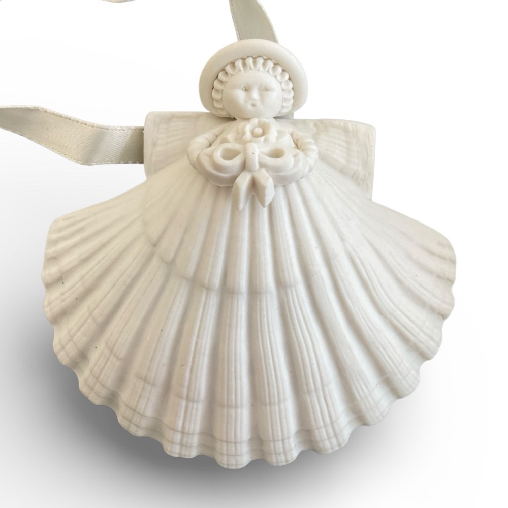 MARGARET FURLONG Seashell “Bouquet” Angel Elegant Ornament Rare 1987 Archived